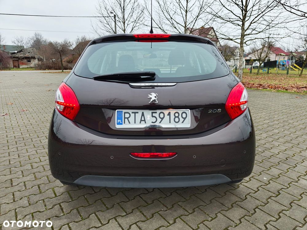 Peugeot 208 - 4