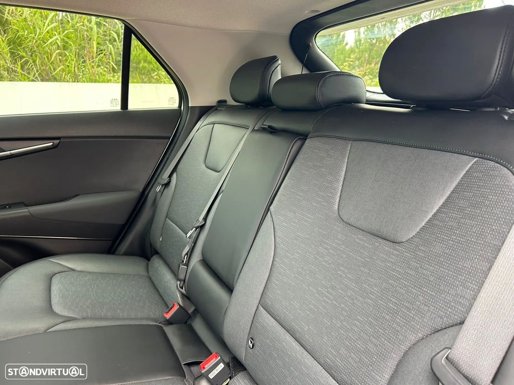 Kia Niro EV 64kWh Tech - 8