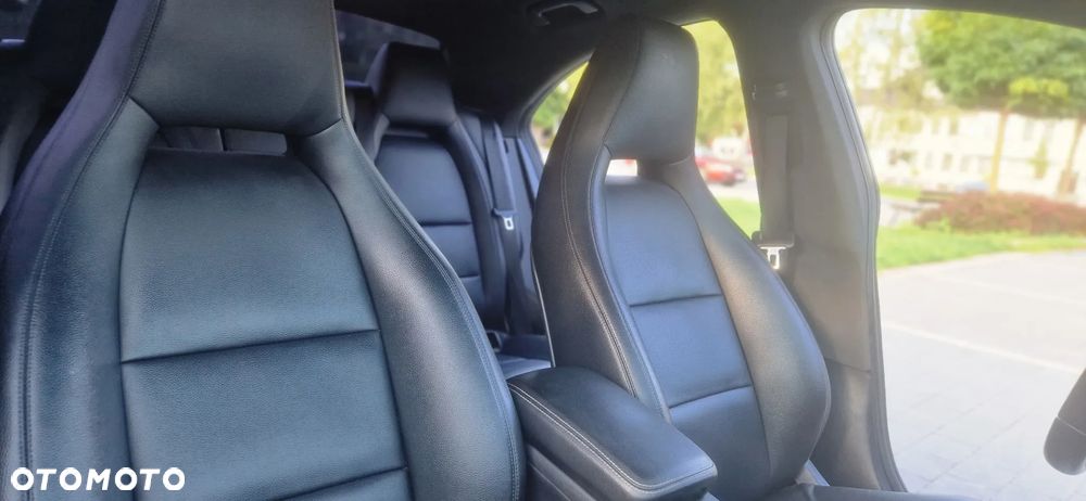 Mercedes-Benz CLA 250 7G-DCT Sport - 22