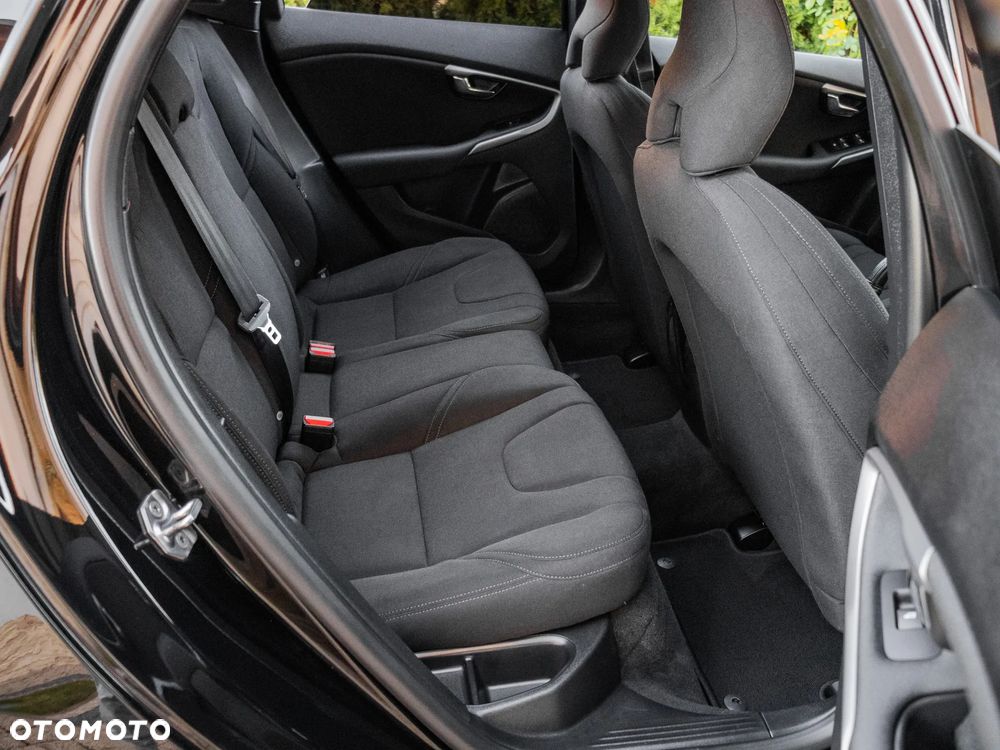 Volvo V40 D2 Drive-E Momentum - 16