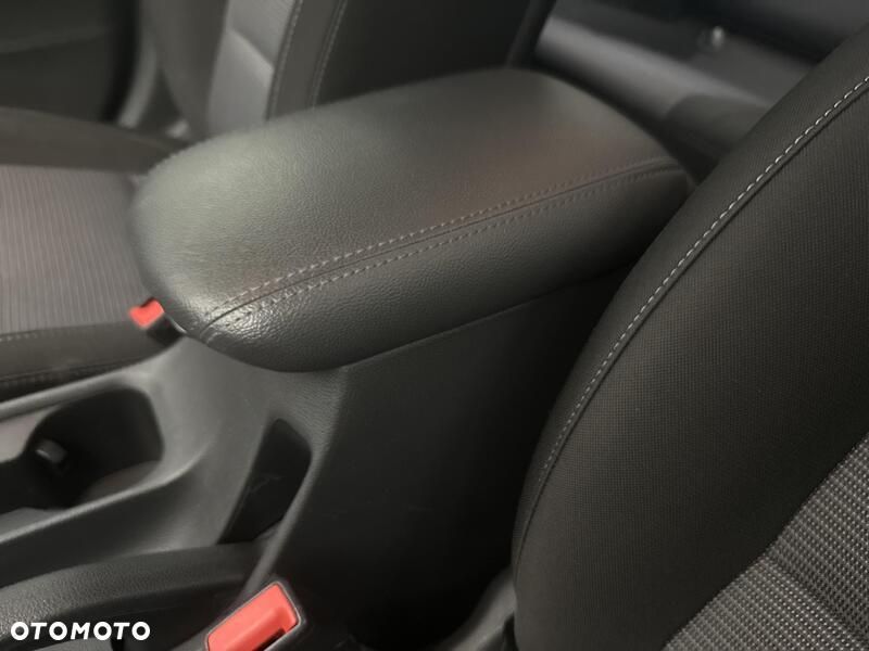 Hyundai i30 1.5 DPI Classic + - 18