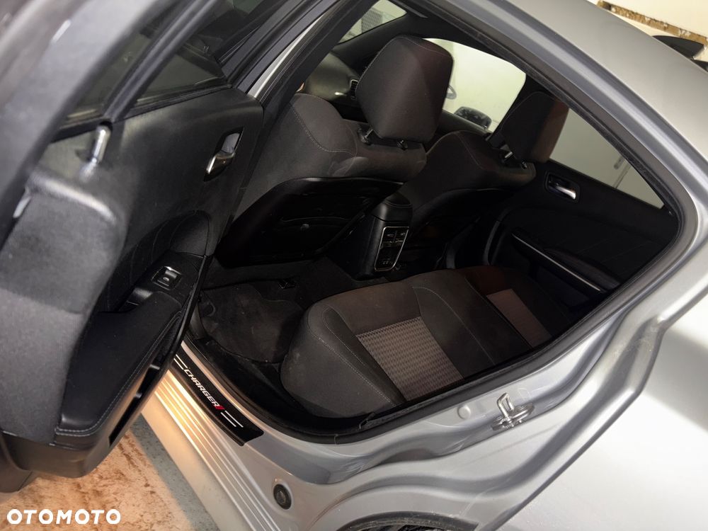 Dodge Charger 5.7 R/T - 18