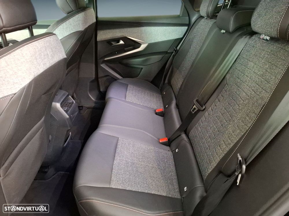 Peugeot 3008 1.2 Hybrid Allure e-DCS6 - 12