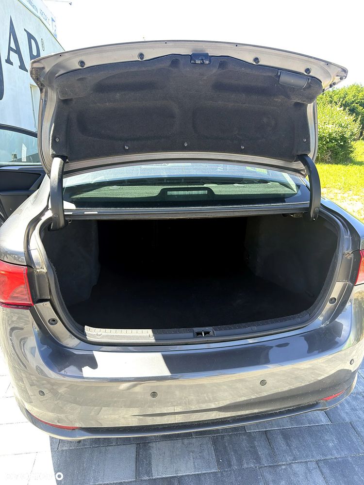 Toyota Avensis 1.8 Active - 27