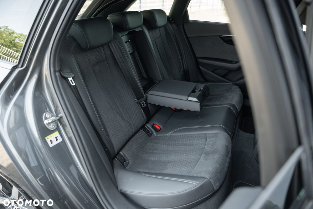 Audi A4 Avant 40 TFSI S tronic S line - 35