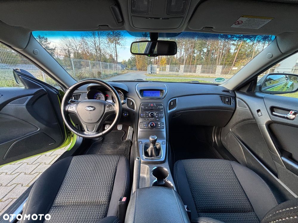 Hyundai Genesis Coupe 2.0 T - 20