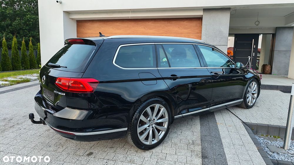 Volkswagen Passat Variant 2.0 TDI DSG (BlueMotion Technology) Highline - 23