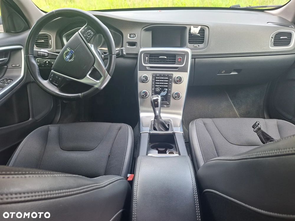 Volvo V60 D2 Drive-E Momentum - 12