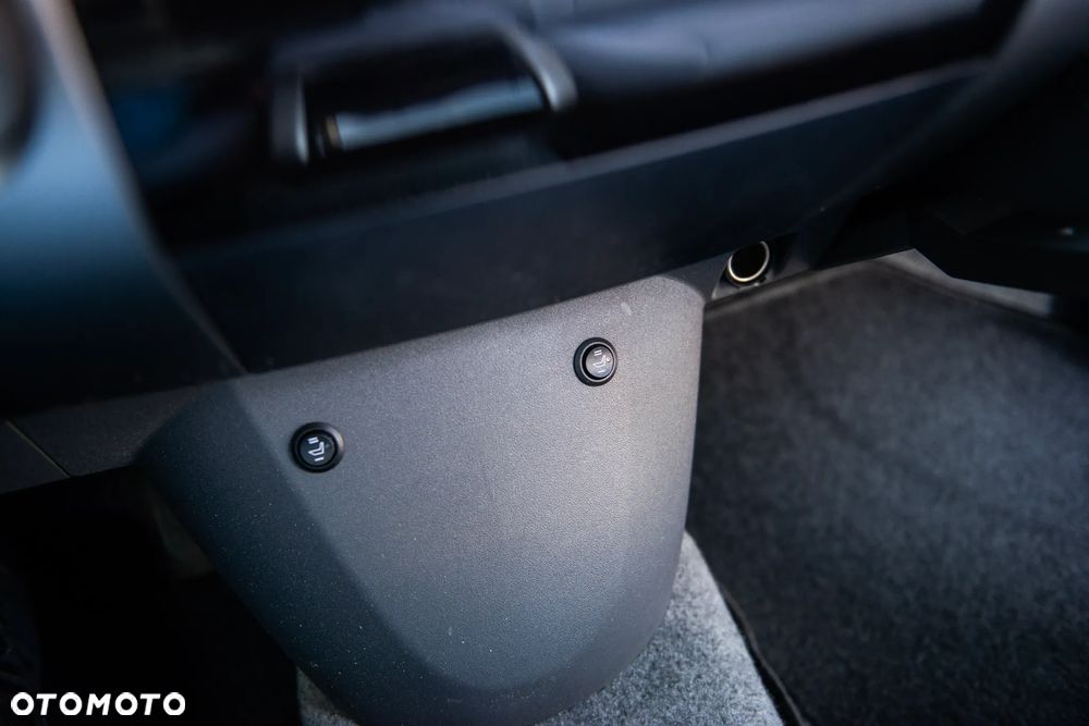 Toyota Prius 1.5 VVT-i Prestige - 34
