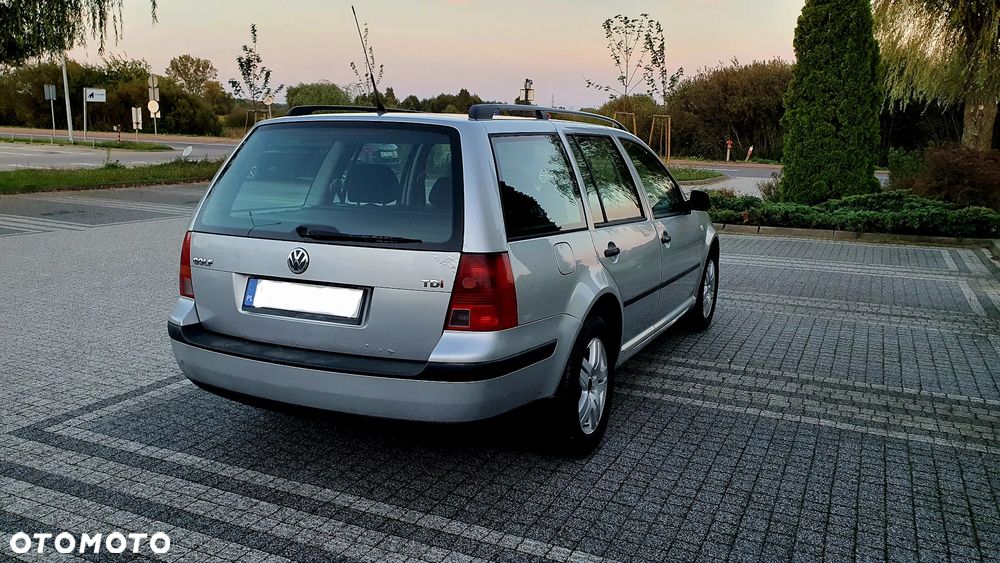 Volkswagen Golf - 4
