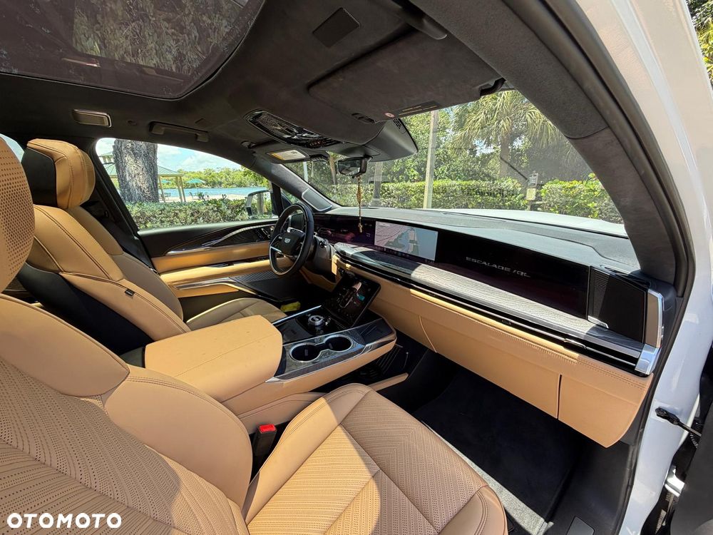 Cadillac Escalade - 22