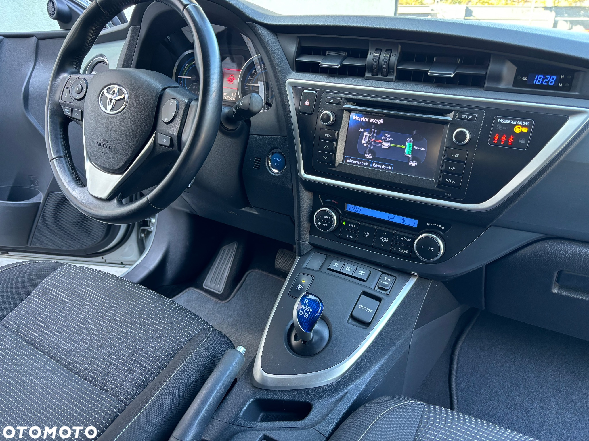 Toyota Auris 1.8 Hybrid Life - 16