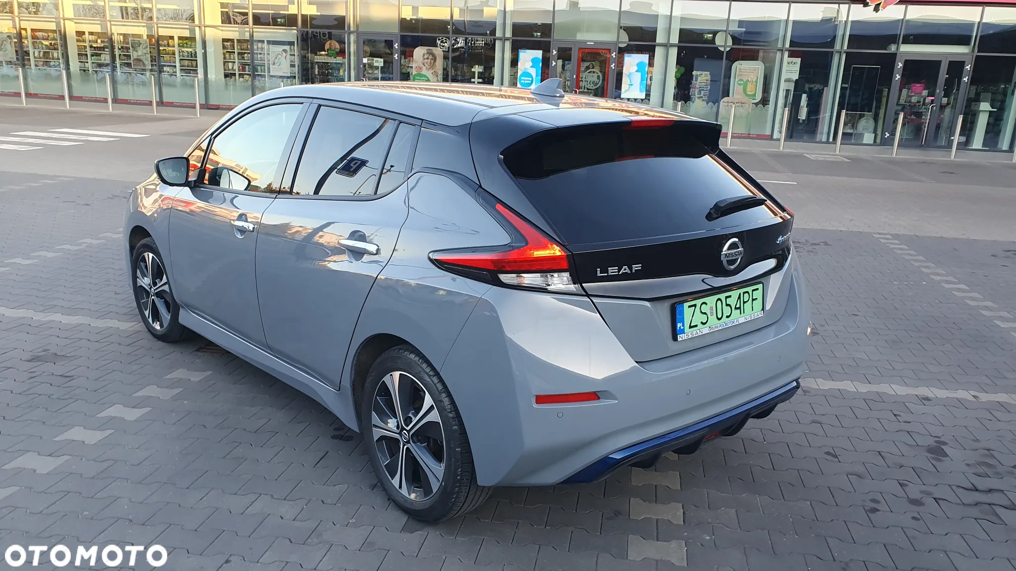 Nissan Leaf - 2