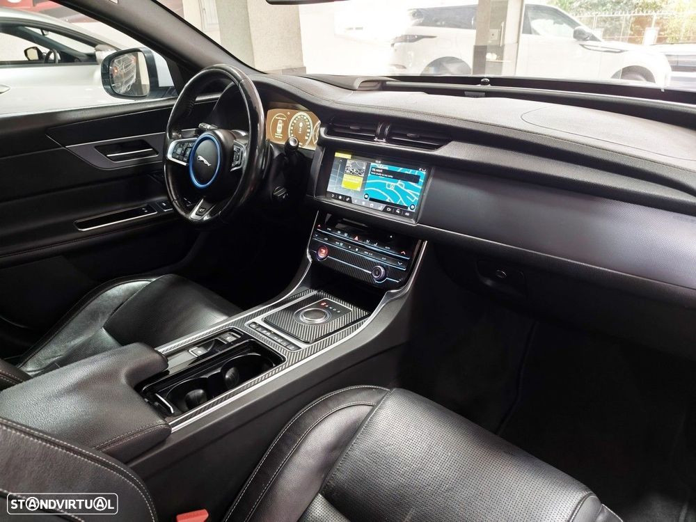 Jaguar XF 20d AWD Aut. R-Sport - 17