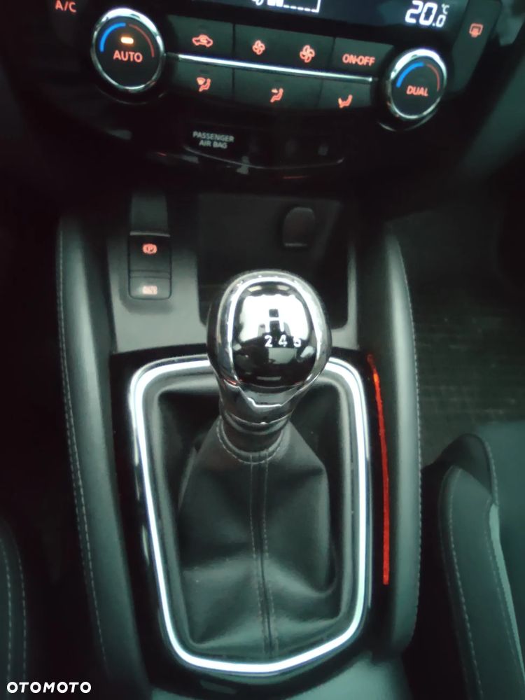 Nissan Qashqai 1.6 DCi 4x4 N-Connecta EU6 - 26