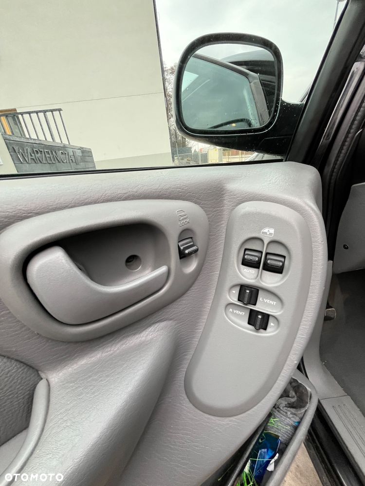 Chrysler Grand Voyager 2.8 CRD LX - 14