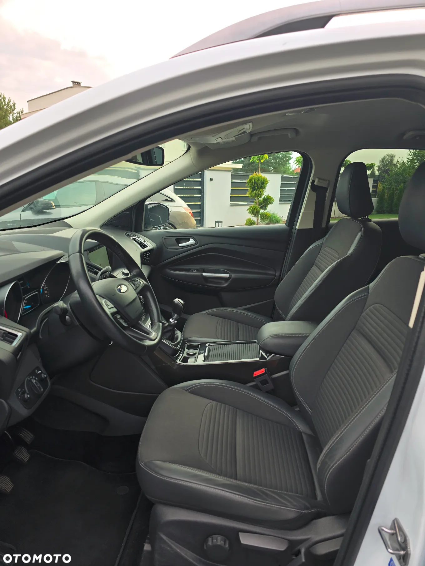 Ford Kuga 2.0 TDCi FWD Titanium - 12