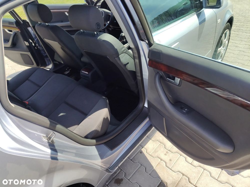 Audi A4 Limousine - 32