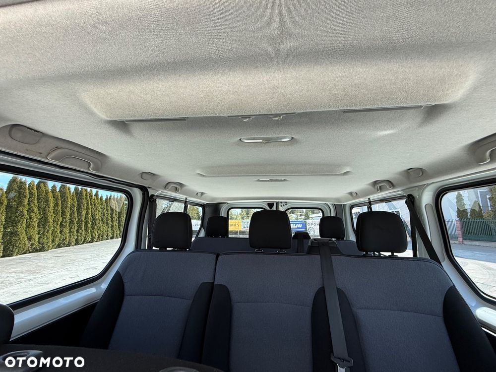 Opel Vivaro L2H1 2,9t Elegance Business - 19