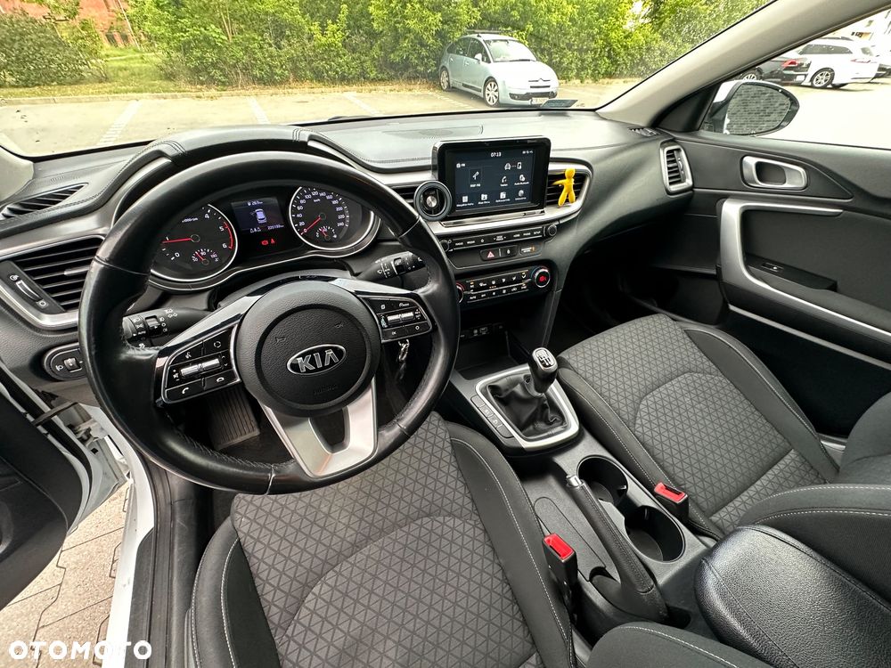 Kia Ceed 1.6 CRDi SCR M - 9