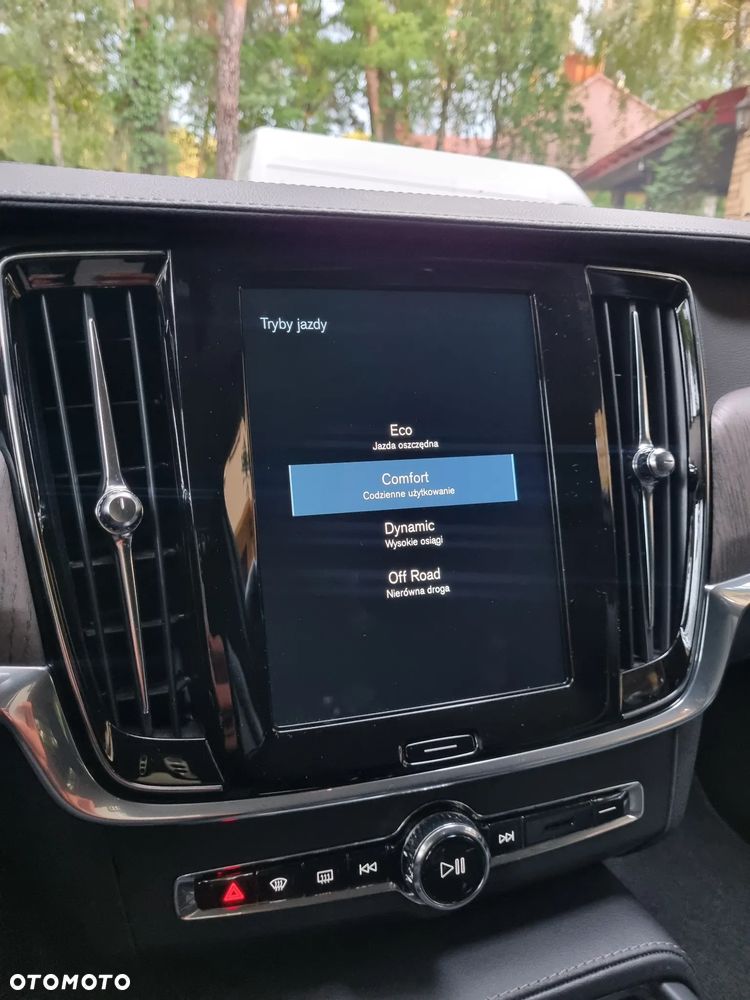 Volvo V90 Cross Country B5 D AWD Pro - 22