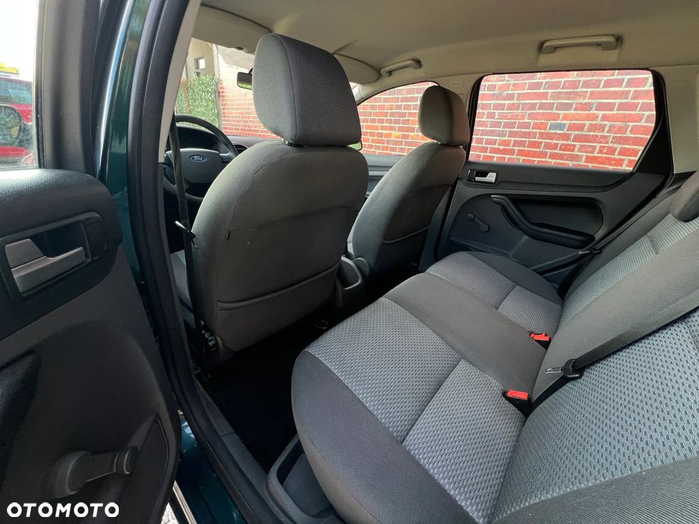Ford Focus 1.8 Trend - 11