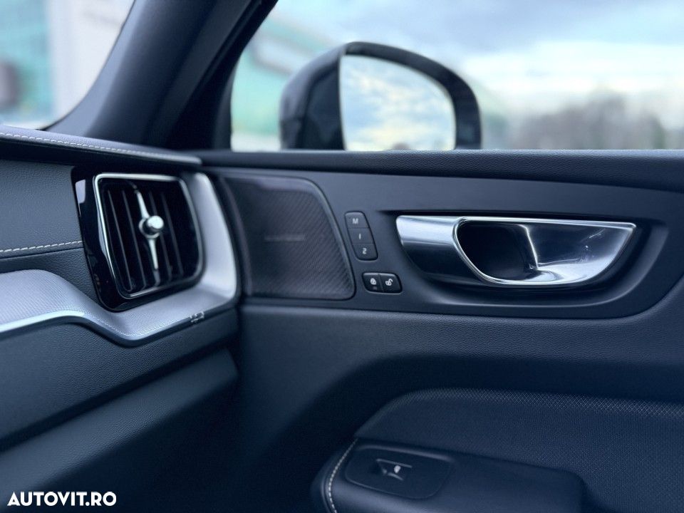 Volvo XC 60 T8 AWD Geartronic Polestar Engineered - 31