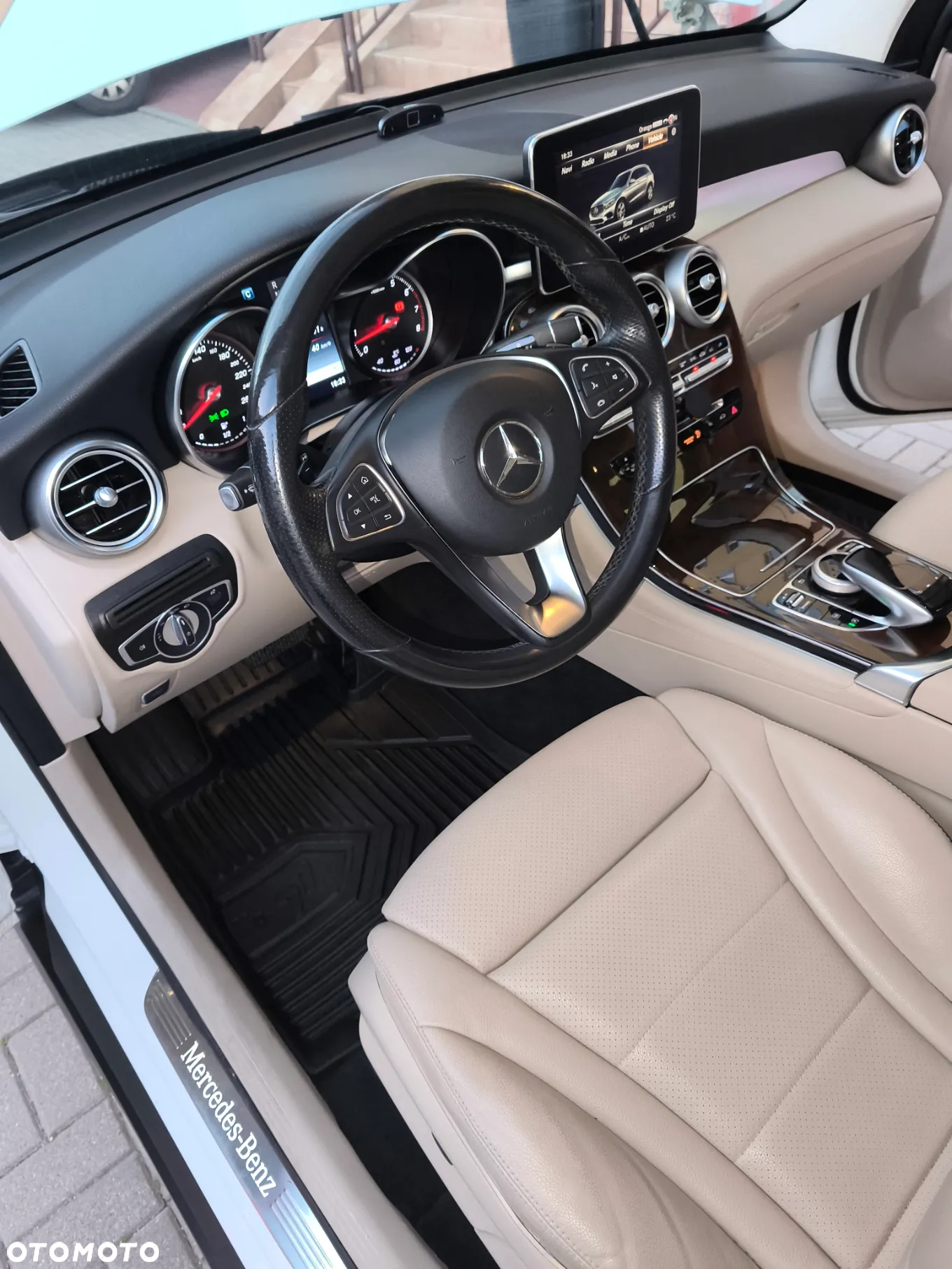 Mercedes-Benz GLC - 13