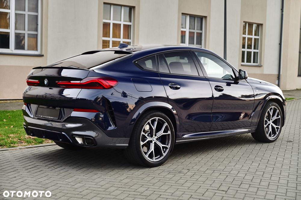 BMW X6 xDrive40d mHEV - 19
