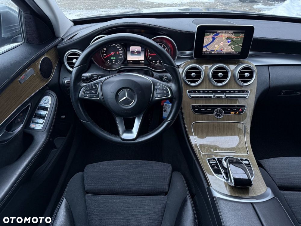 Mercedes-Benz Klasa C 180 7G-TRONIC Exclusive - 23