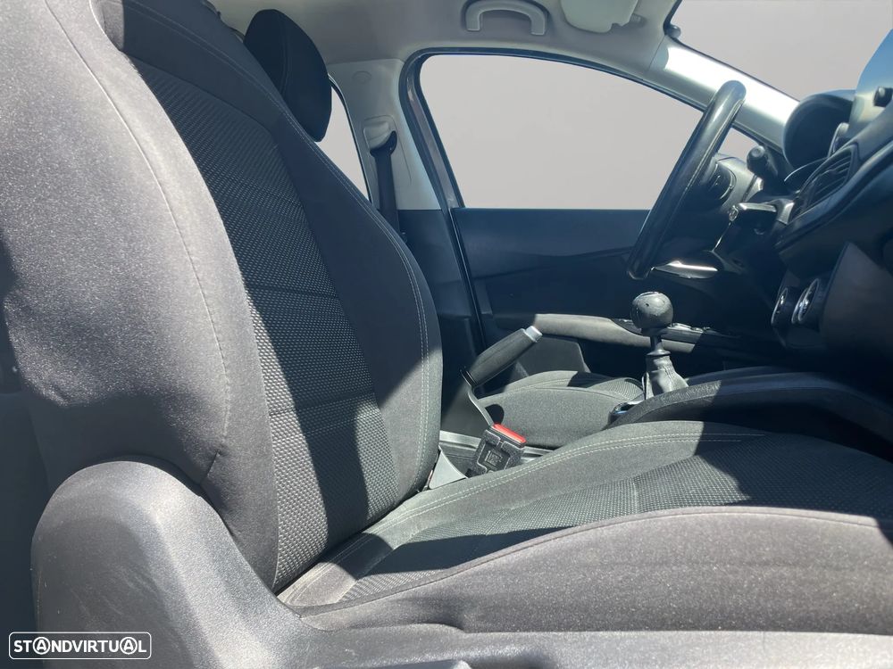 Fiat Tipo Station Wagon 1.6 M-Jet Lounge Tech J17 - 18