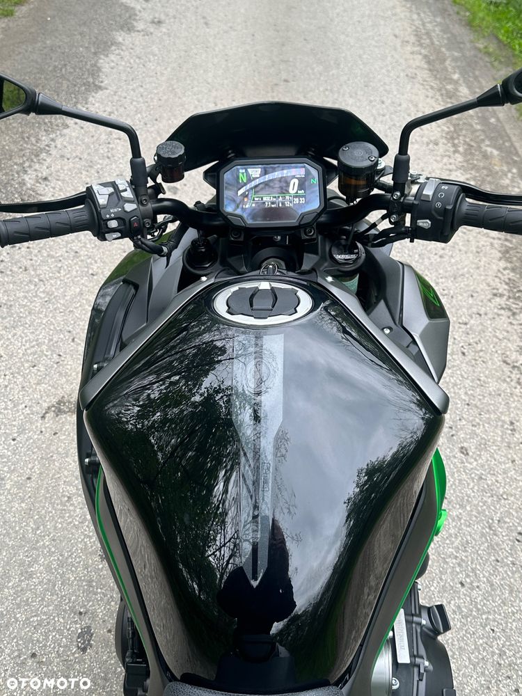 Kawasaki H2 - 9