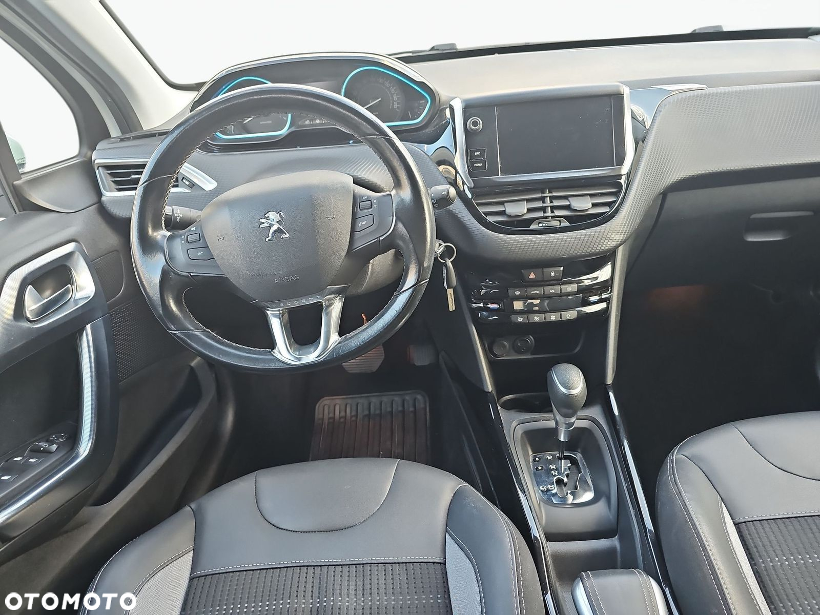 Peugeot 2008 - 11