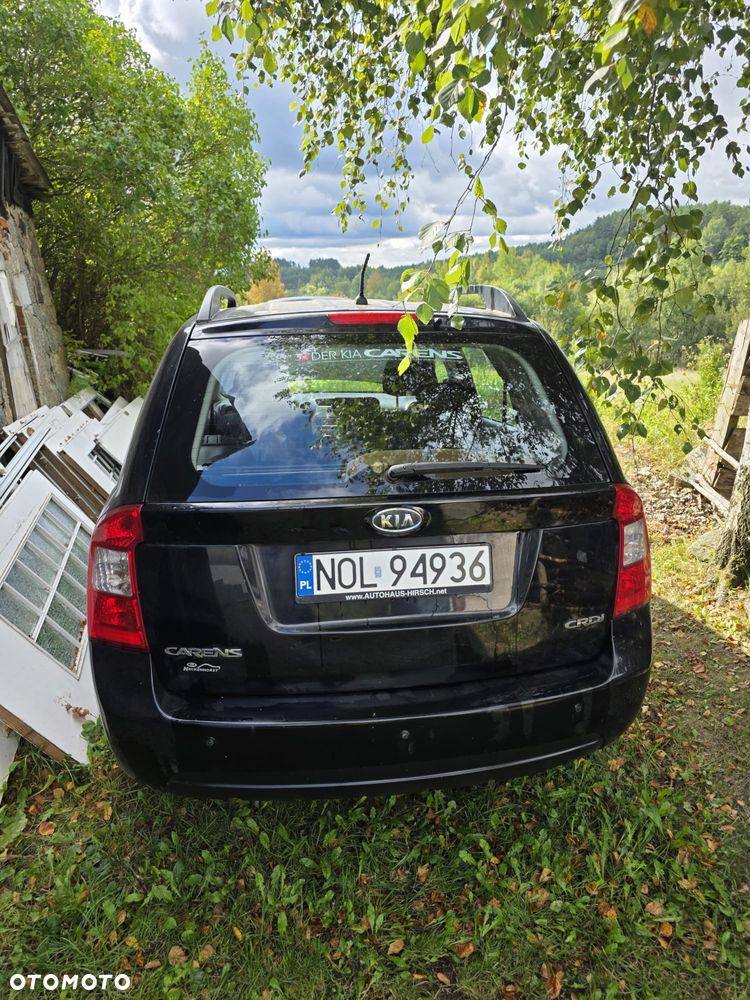 Kia Carens - 2