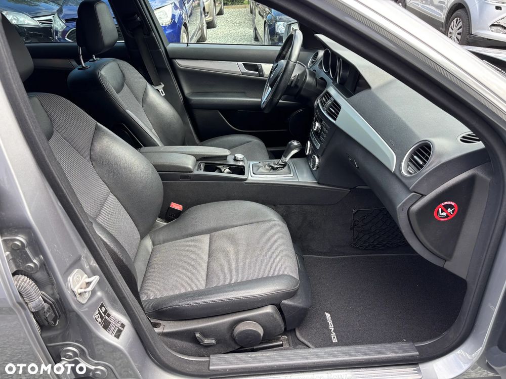 Mercedes-Benz Klasa C 250 (BlueTEC) d 4Matic 7G-TRONIC AMG Line - 24