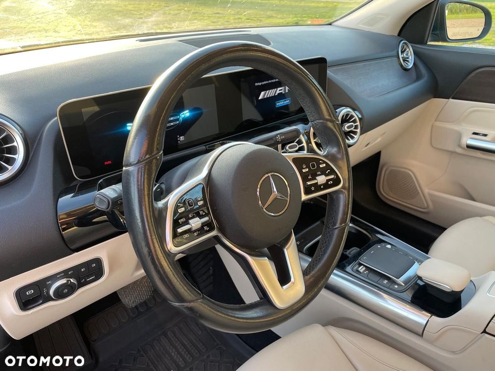 Mercedes-Benz GLA 250 8G-DCT - 12