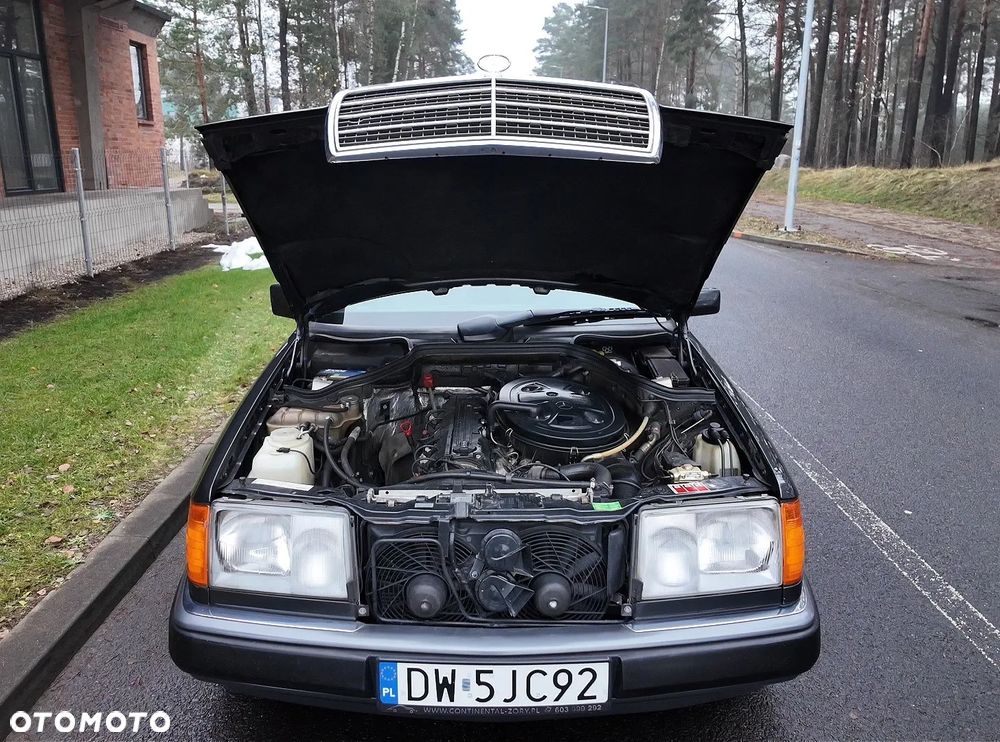 Mercedes-Benz Klasa E - 23