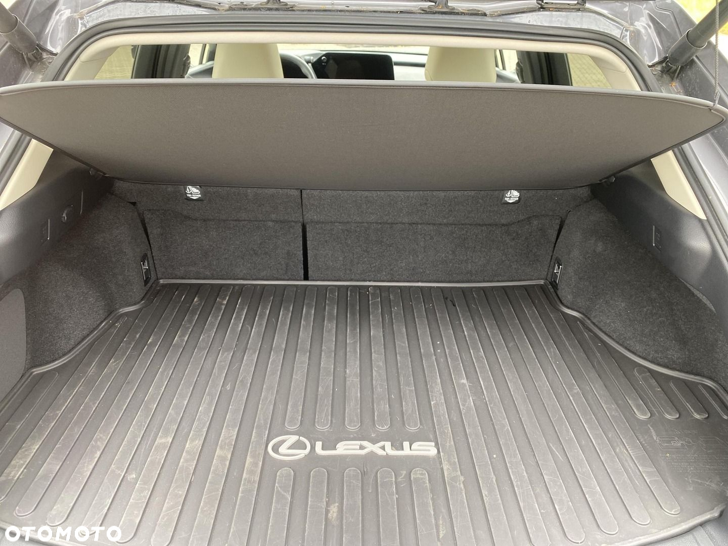 Lexus UX - 15