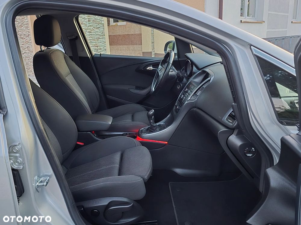 Opel Astra 1.4 Cosmo - 23
