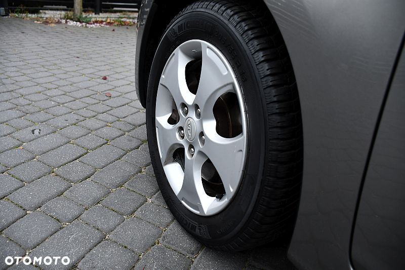 Kia Carens 1.6 GDI XL 7os - 29