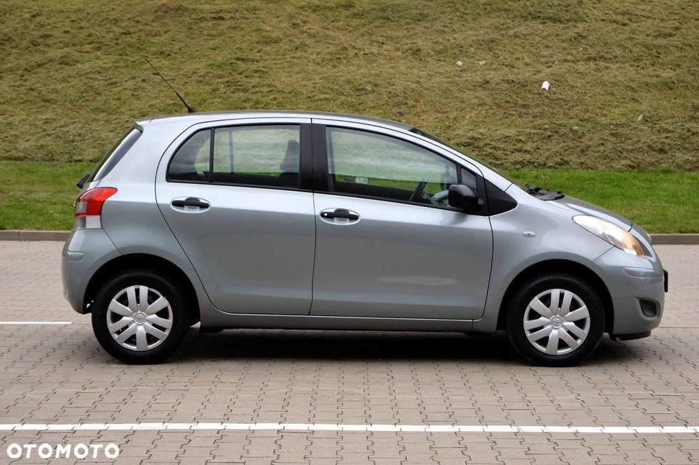 Toyota Yaris 1.0 Terra - 28