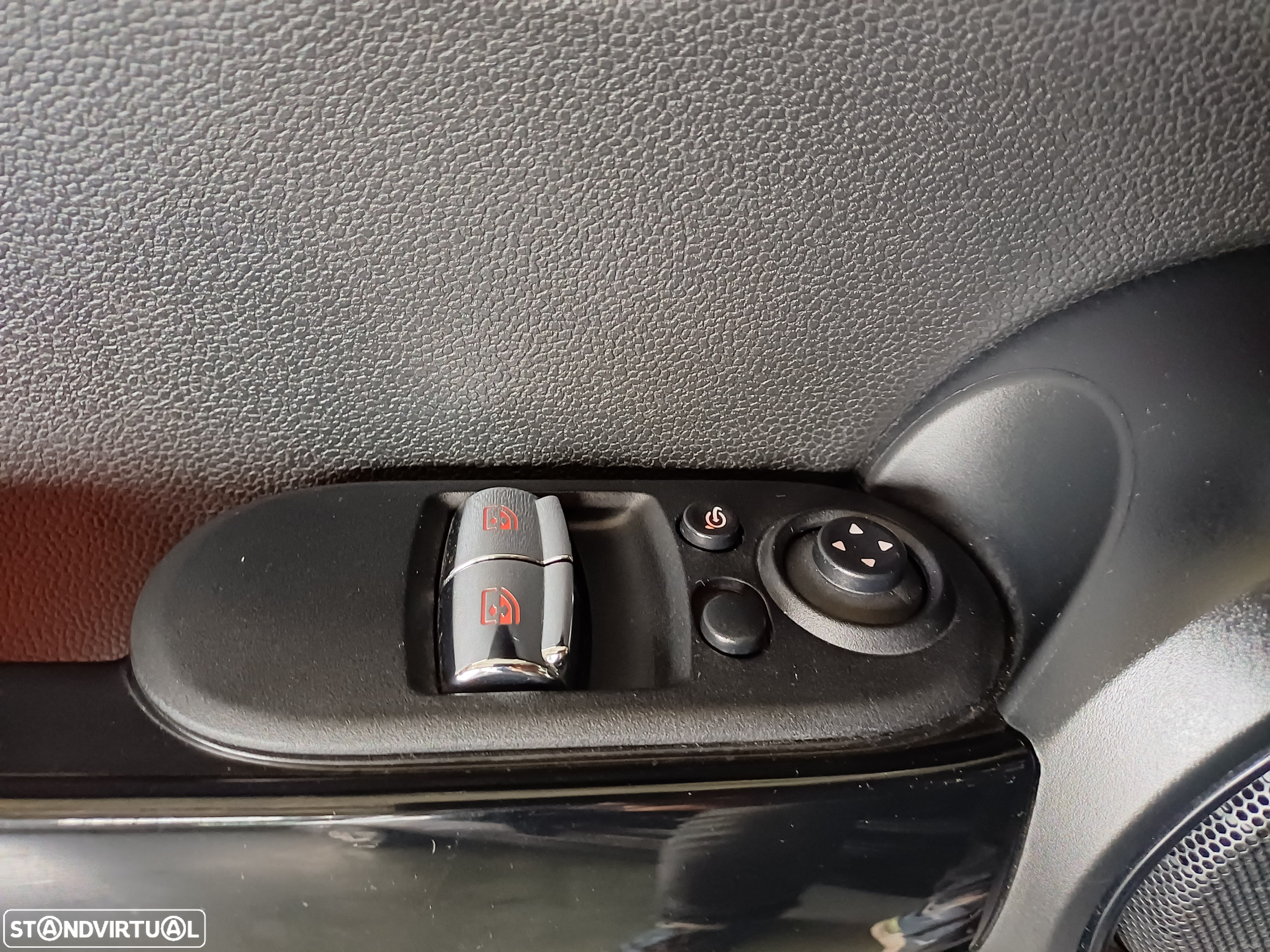 MINI 3 Portas Cooper SD Auto Desportiva - 28