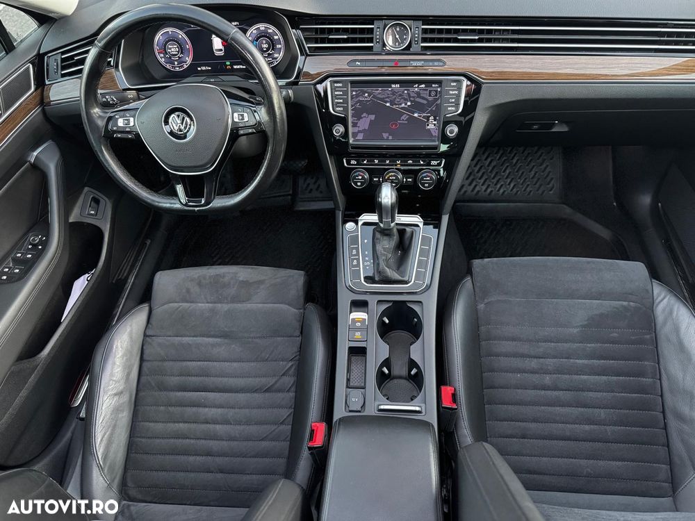 Volkswagen Passat 2.0 TDI DSG 4Motion Highline - 26