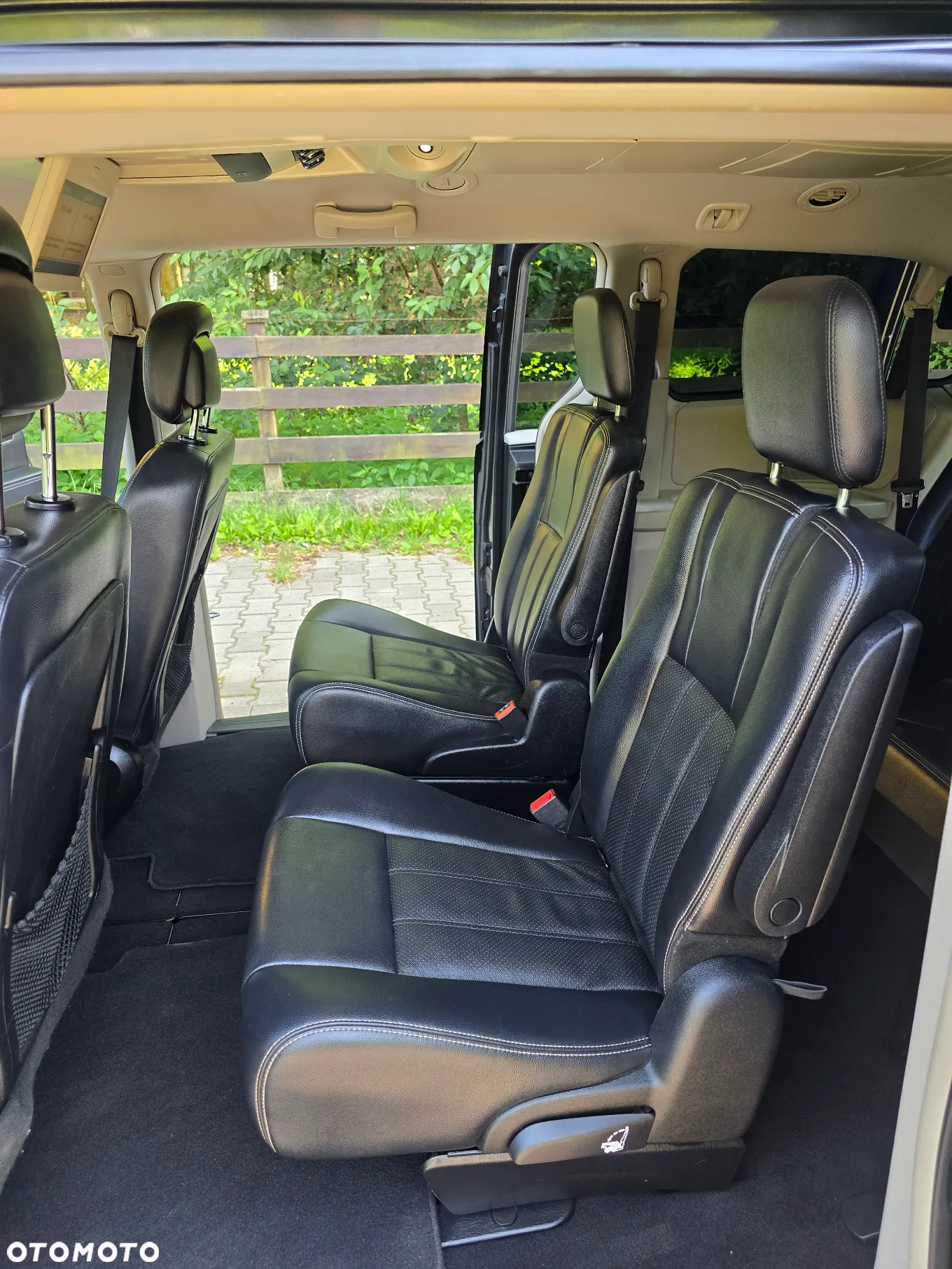 Chrysler Town & Country 3.6 Limited - 23