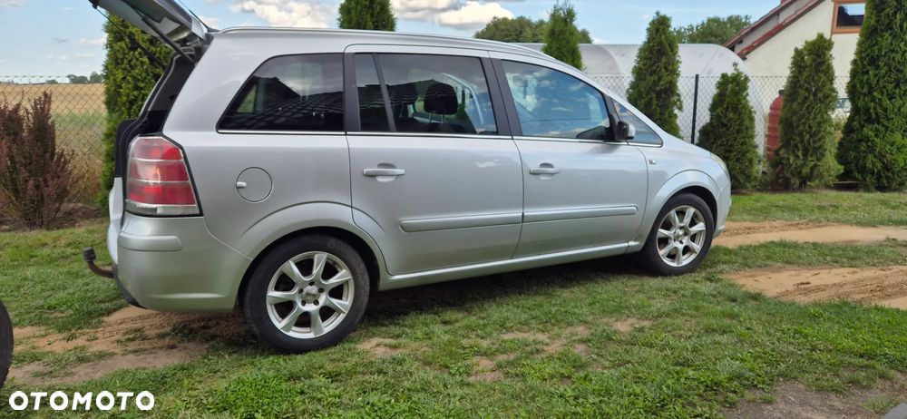 Opel Zafira 1.9 CDTI Cosmo - 2