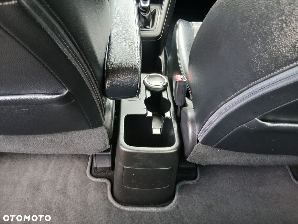 Kia Venga 1.4 CVVT Dream Team Edition - 34