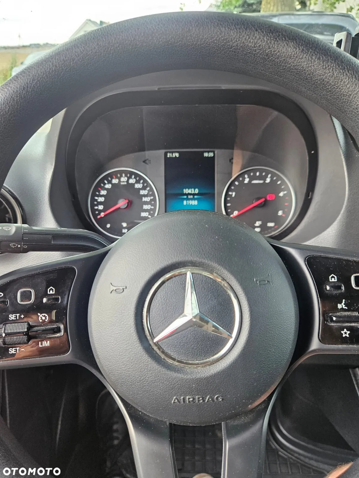 Mercedes-Benz Sprinter - 12