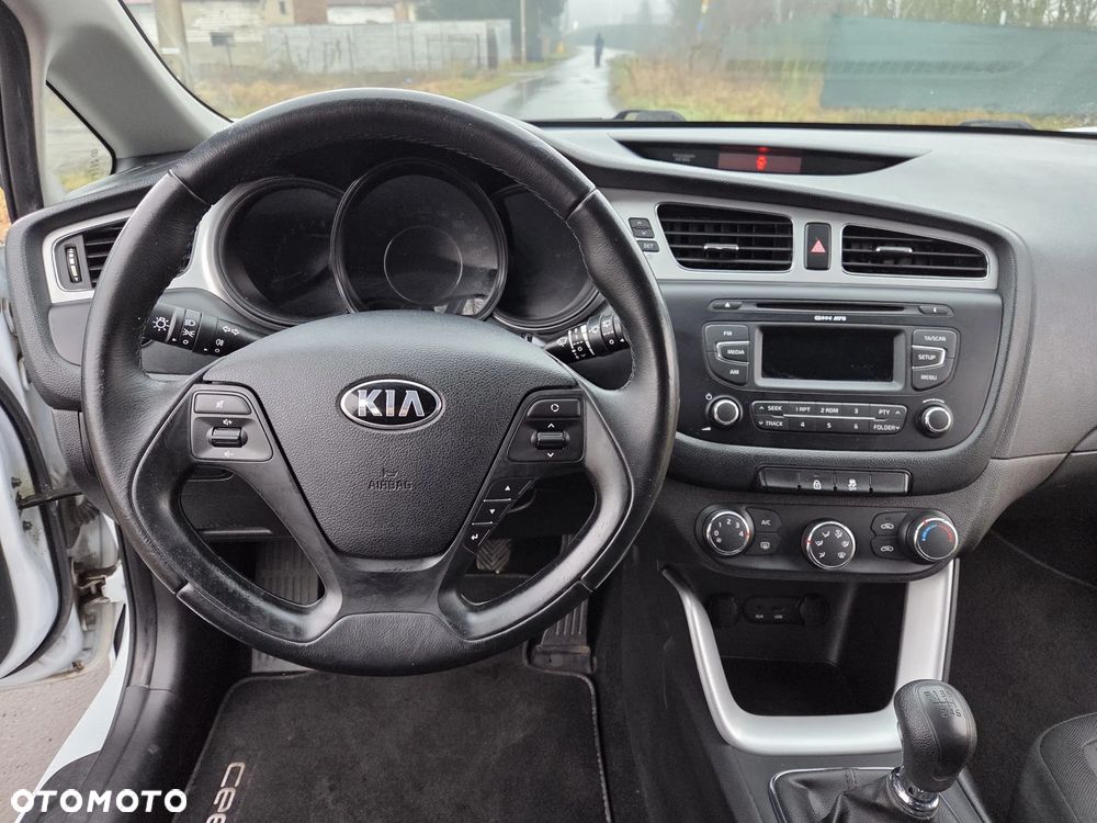 Kia Ceed 1.4 CVVT Attract - 13