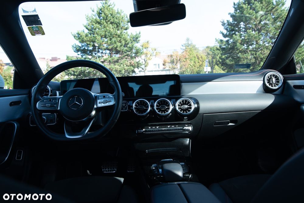 Mercedes-Benz CLA 200 4-Matic AMG Line 8G-DCT - 14