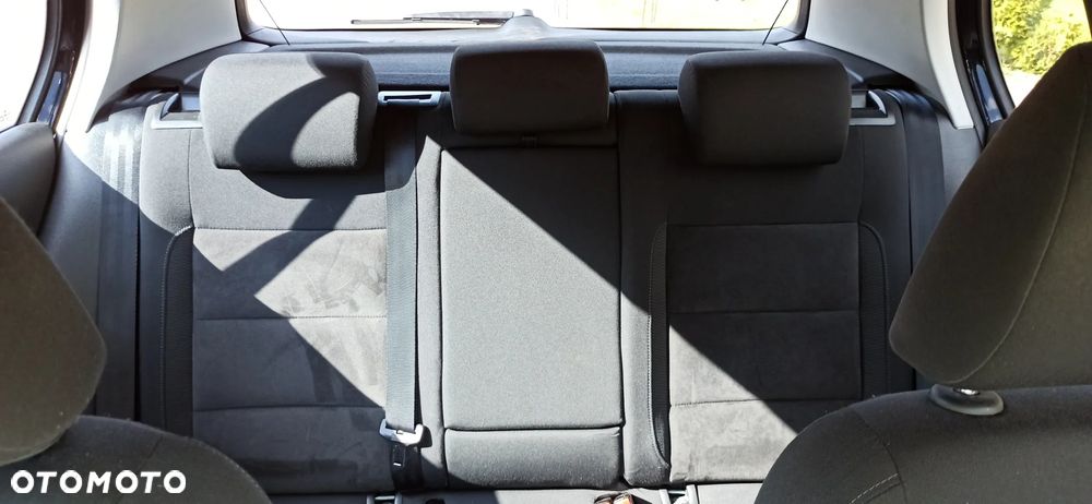 Volkswagen Golf VI 1.6 TDI Highline - 13